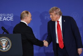 Владимир Владимирович Путин: "Символично, что неподалёку, на границе России и США, проходит линия перемены дат, где можно перешагнуть из вчера в завтра. "