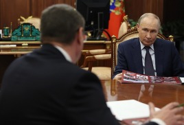 Владимир Владимирович Путин: "Жильё для врачей нужно." 